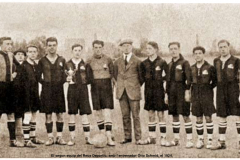 1924-El-segon-equip-del-Reus-Deportiu-amb-lentrenador-Otto-Schmid-el-1924.